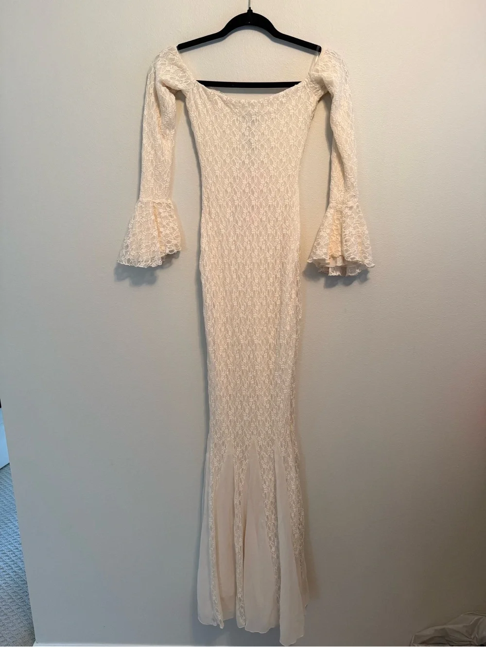 NEW Oh Polly Verena Ivory Off-Shoulder Ruffle Lace Mermaid Bodycon Maxi Dress XS - Picture 3 of 10